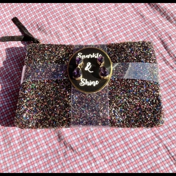 Cosmetic Paillette Zippered Makeup Bag with Earrings Sparkle Shine Purple Bling - Picture 6 of 12